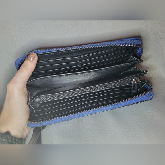 Guess Handbag & Wallet - Picture 7 of 8